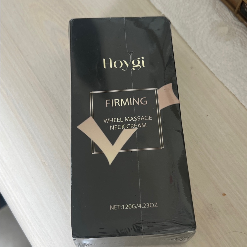 Firming Wheel Massage Neck Cream - Black